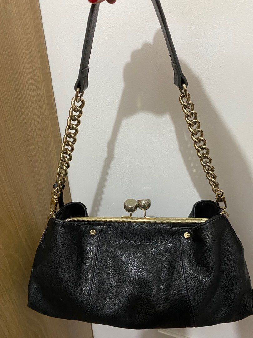 Japan Source Kisslock Shoulder Bag Women s Fashion Bags Wallets Shoulder Bags on Carousell