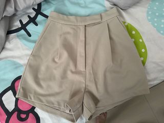 (Category: ) located in . Submitted by houseof_preloved (Listing ID 1324053428, Image 1). Description: .