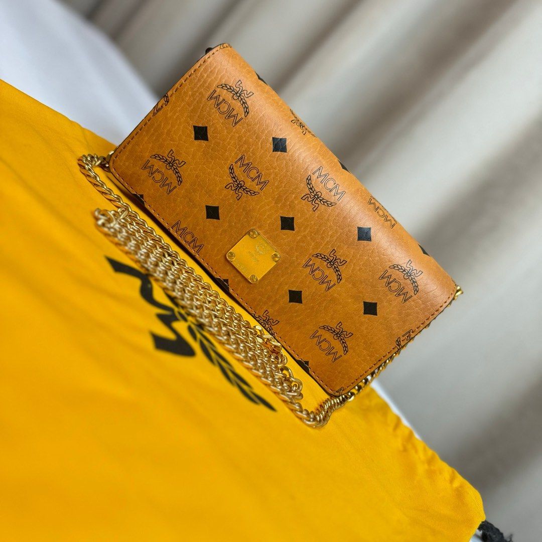 MCM Crossbody chain wallet bag Women s Fashion Bags Wallets Cross body Bags on Carousell