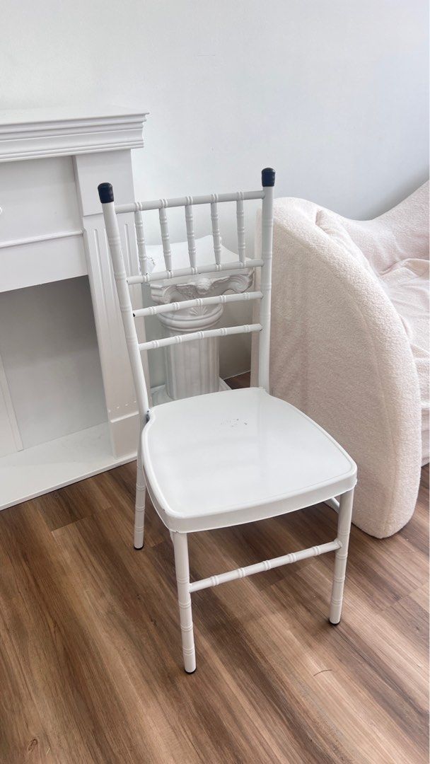 White aesthetic chair top