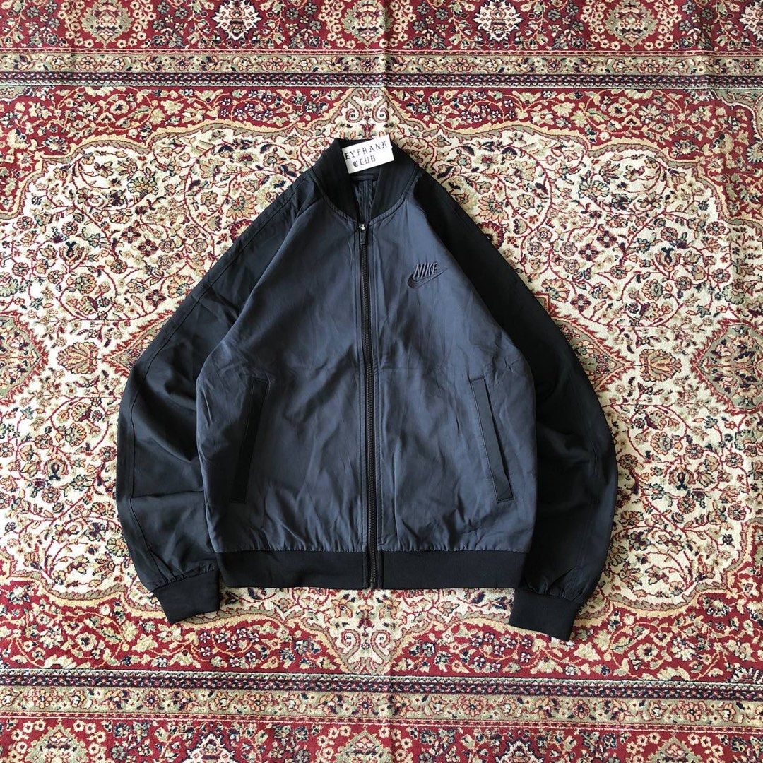 Nike bomber jacket not alpha industries ma 1 bomber jacket Fesyen Pria Pakaian Baju Luaran di Carousell