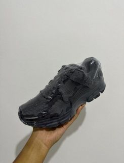(Category: ) located in . Submitted by sneakerlahhh (Listing ID 1324044306, Image 1). Description: .