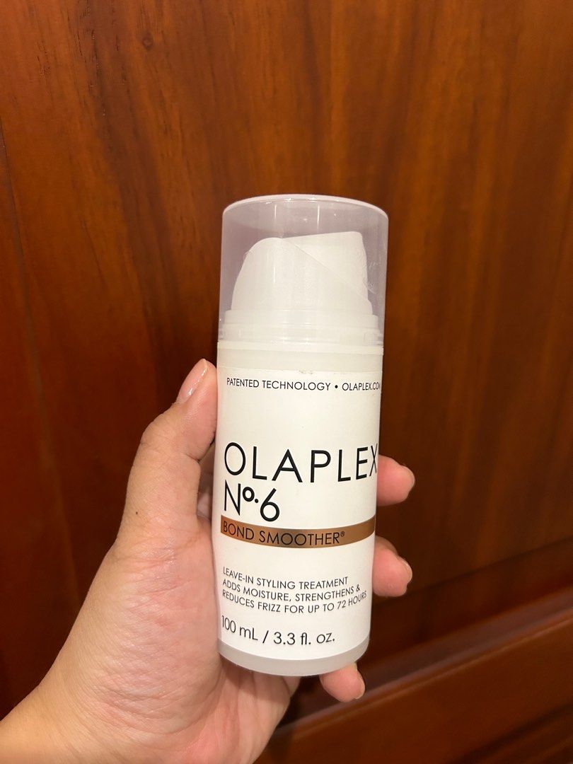 Olaplex Bond Smoother (Category: Hair) located in Cagayan de Oro. Submitted by teeea89 (Listing ID 1324134335, Image 1). Description: Used once only! Bought at Mitsukoshi last month! Reduces frizz and flyaways for up to 72 hours. Decreases blow-dry time, smoothing each strand without adding hold or excess weight. Softly defines and smooths air dried curls. Airless pump delivery system ensures every dose of definition and smoothness is dispensed. 