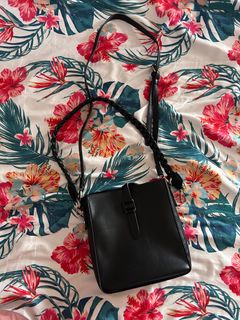 (Category: ) located in . Submitted by randomclosets_ (Listing ID 1324033768, Image 1). Description: .