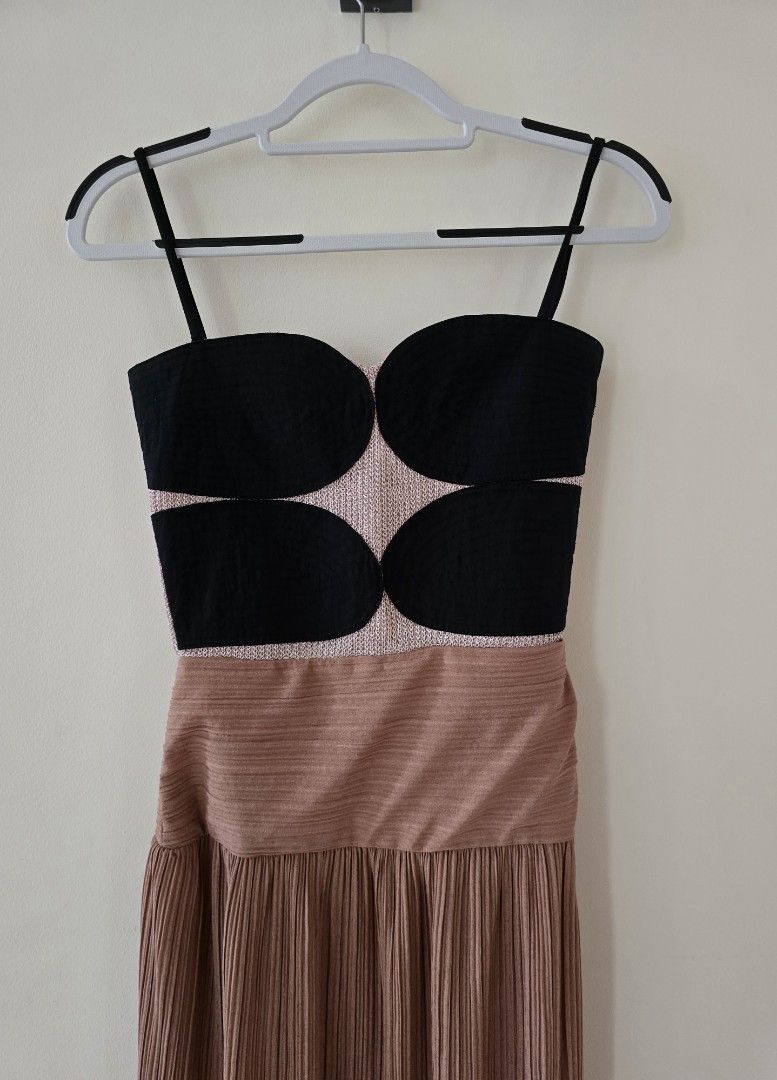 Rosanna Ocampo Dress (Category: Dresses) located in Mandaluyong City. Submitted by shesellsbuy (Listing ID 1324085179, Image 3). Description: Used Twice XS on tag but will fit S.