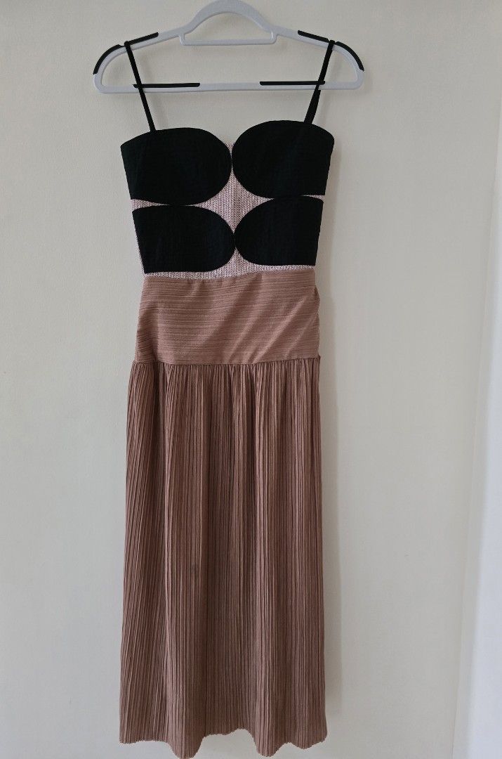 Rosanna Ocampo Dress (Category: Dresses) located in Mandaluyong City. Submitted by shesellsbuy (Listing ID 1324085179, Image 1). Description: Used Twice XS on tag but will fit S.