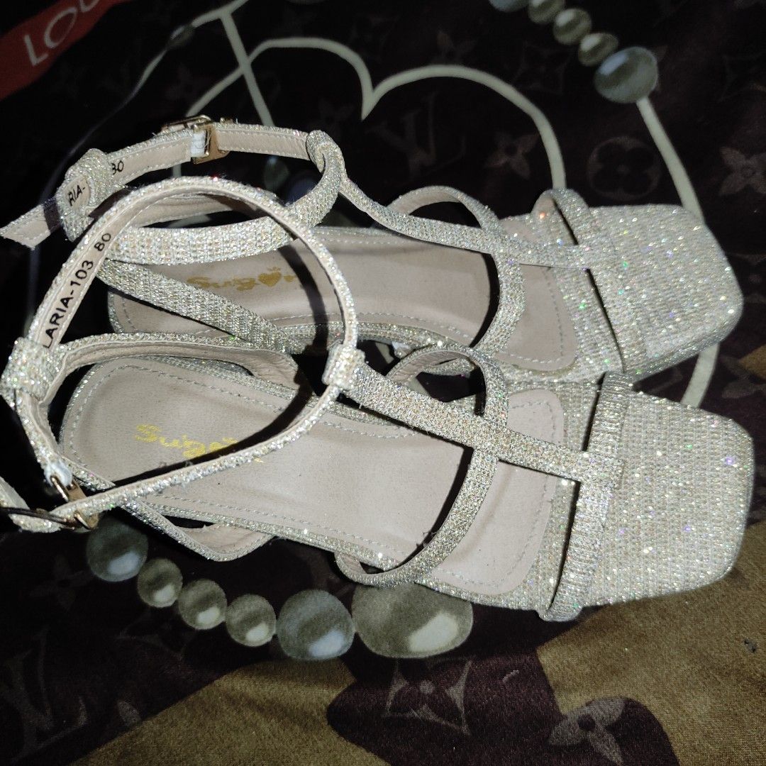 Sandals heels (Category: Sandals) located in Munoz. Submitted by jaydump (Listing ID 1324162859, Image 3). Description: - bought this for 1k at sm store - once used in graduation day Color gold mop: gcash/maya mod: j&t/lalamove.