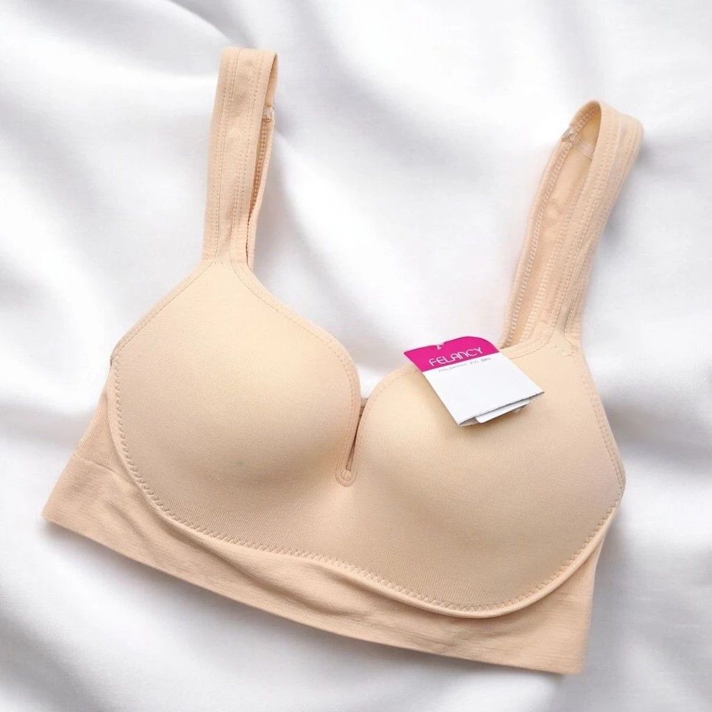 sport bra felancy tanpa kawat XL Fesyen Wanita Pakaian Wanita Lainnya di Carousell