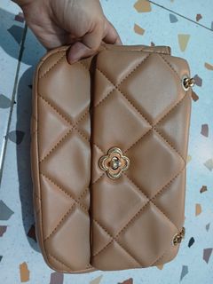 (Kategori: ) berada di . Dikirim oleh flwrrin (ID iklan 1324005013, Gambar 1). Deskripsi: .