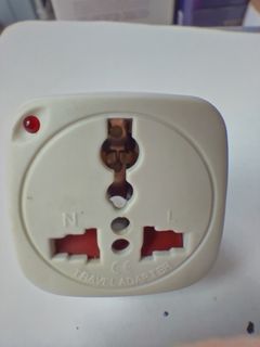 Travel adapter471973499817830400