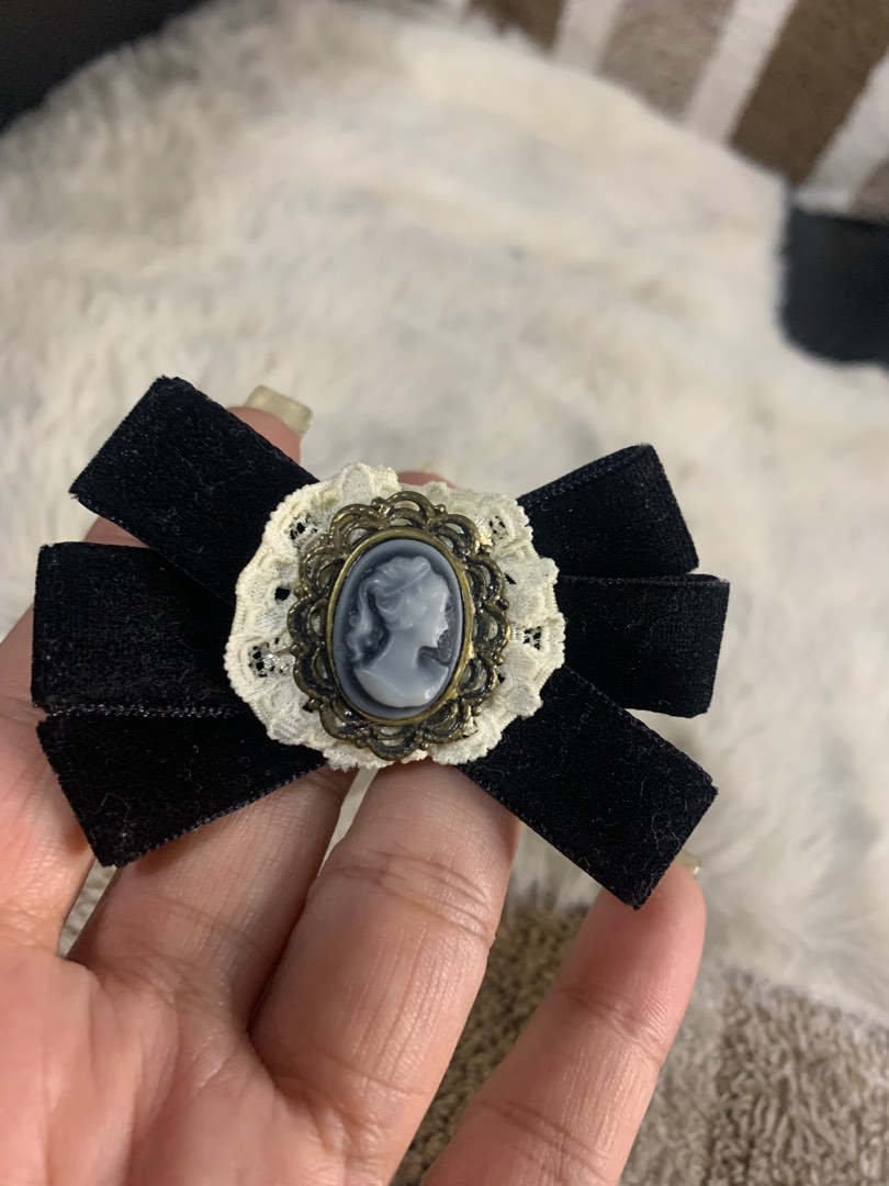 Vintage cameo brooch pin Women s Fashion Jewelry Organizers Charms on Carousell