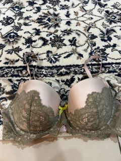 (Category: ) located in . Submitted by Miamore21 (Listing ID 1324075382, Image 1). Description: .