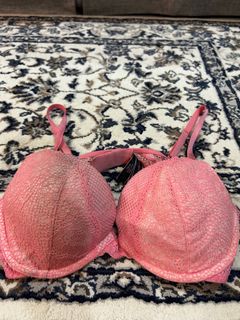 (Category: ) located in . Submitted by Miamore21 (Listing ID 1324076802, Image 1). Description: .