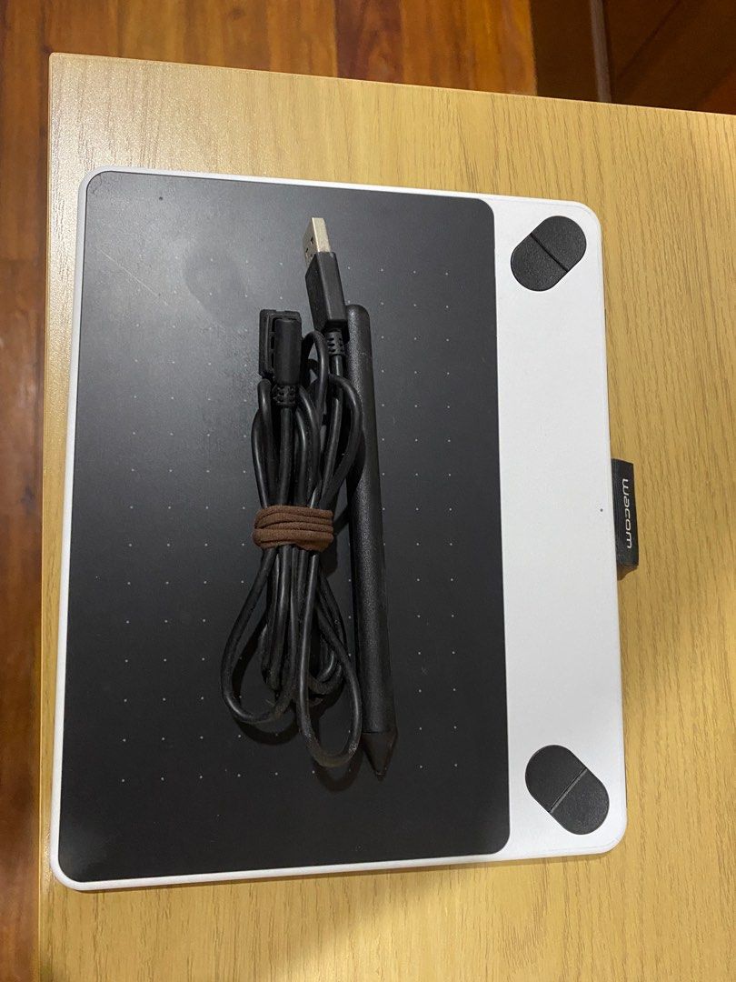 Wacom Intuos Draw (Old Model) (Category: Others) located in Manila. Submitted by kristenuy23 (Listing ID 1324060400, Image 2). Description: Wacom Intuos Draw (Old Model) S Around 8x6” No more box RFS: Haven’t used it in years & used once or twice only .