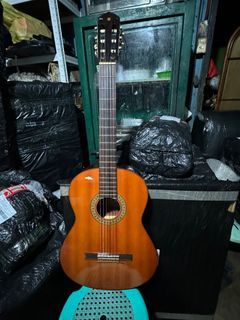 Yamaha g-150 vintage classical guitar Made in japan Superb sound What you see is what you get