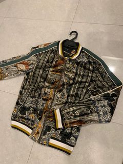 (Category: ) located in . Submitted by turdels.closet (Listing ID 1324112822, Image 1). Description: .