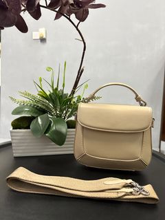 (Category: ) located in . Submitted by roommates_closet (Listing ID 1324054778, Image 1). Description: .