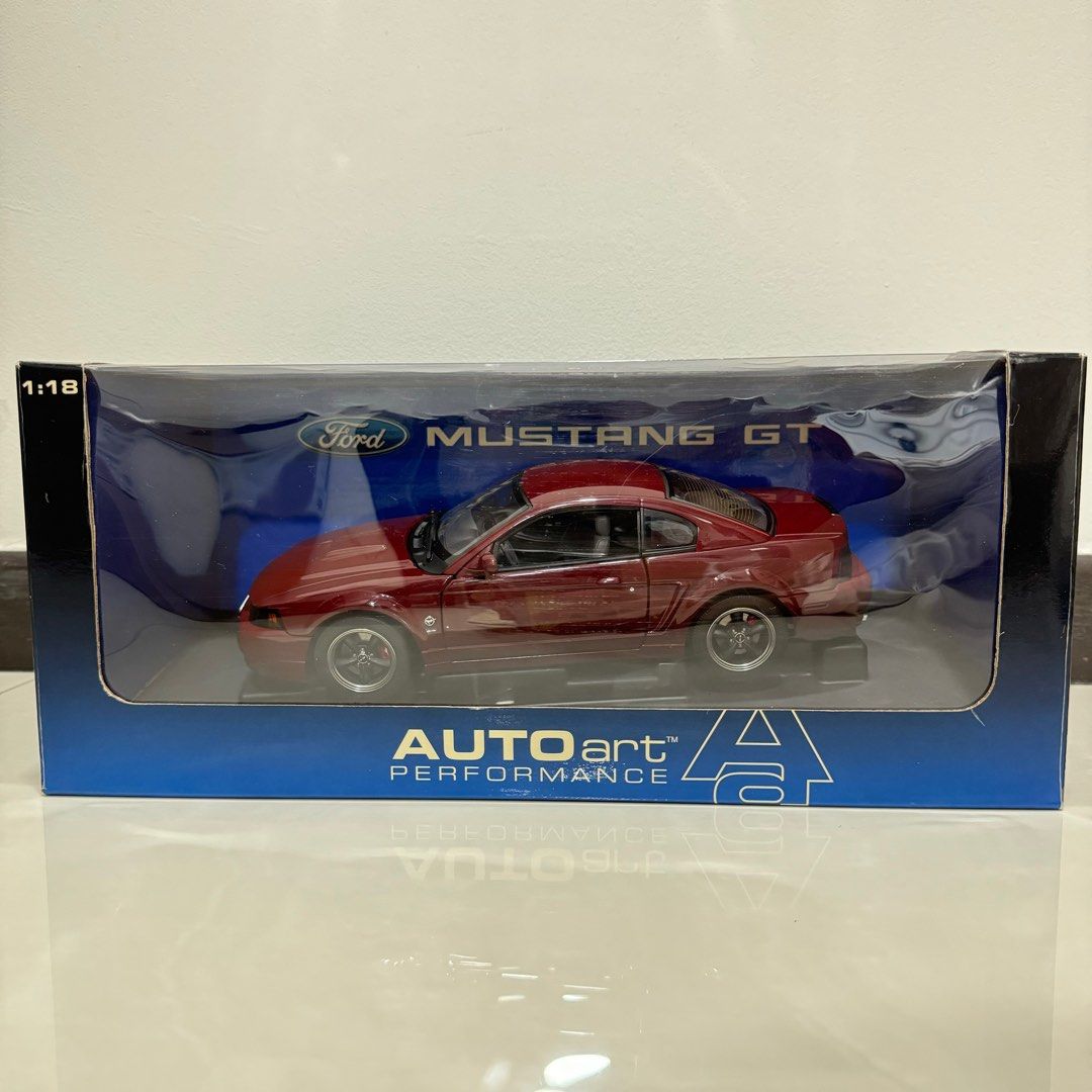 1:18 AutoArt Ford Mustang GT 2004 40th Anniversary (Crimson