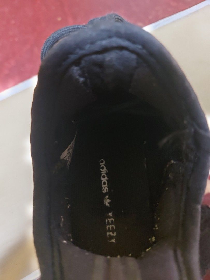 Adidas Yeezy (Category: Babies & Kids Fashion) located in Calamba. Submitted by mel013 (Listing ID 1324269434, Image 3). Description: Selling my kids adidas yeezy no flaws just minor signs of usage padala gling abroad.