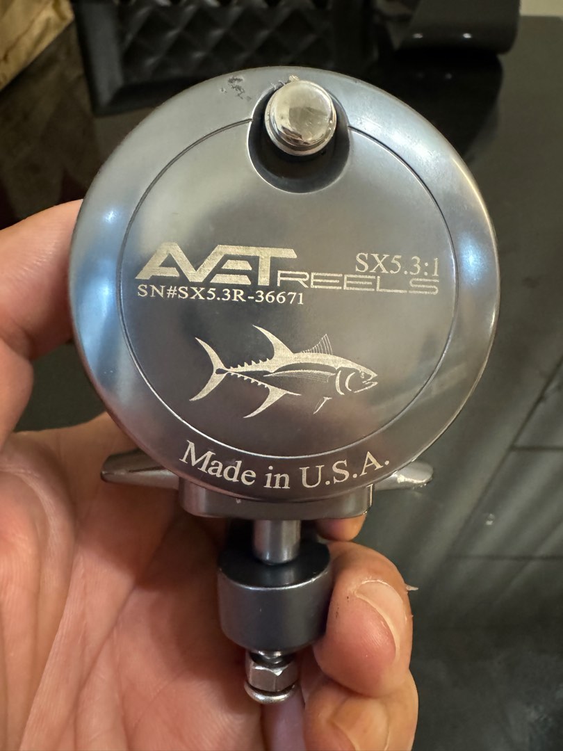 Avet SX5 3:1 reel made in USA (Right), Sports Equipment, Fishing 