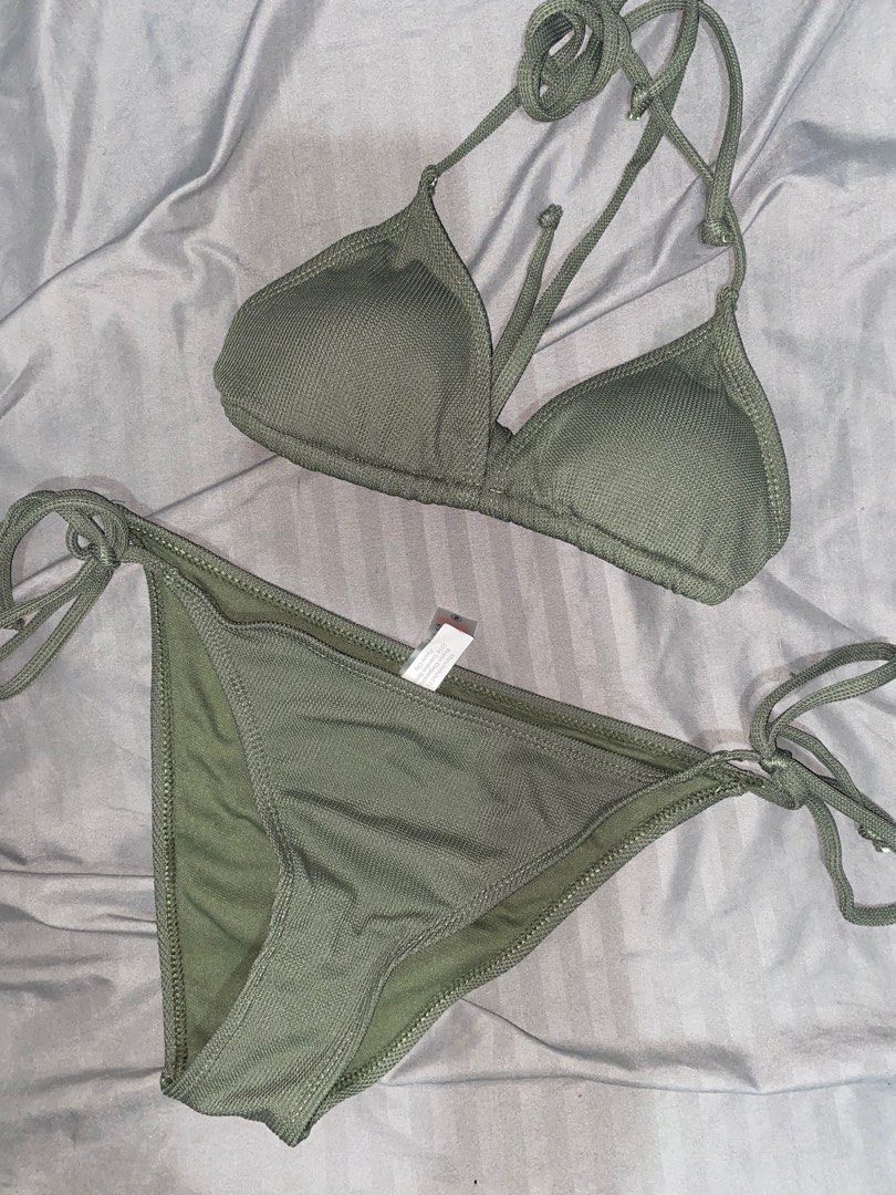 Bench Swimwear (Small) (Category: Bikinis & Swimsuits) located in Manila. Submitted by stuffbyrdj (Listing ID 1324362855, Image 1). Description: Used once.