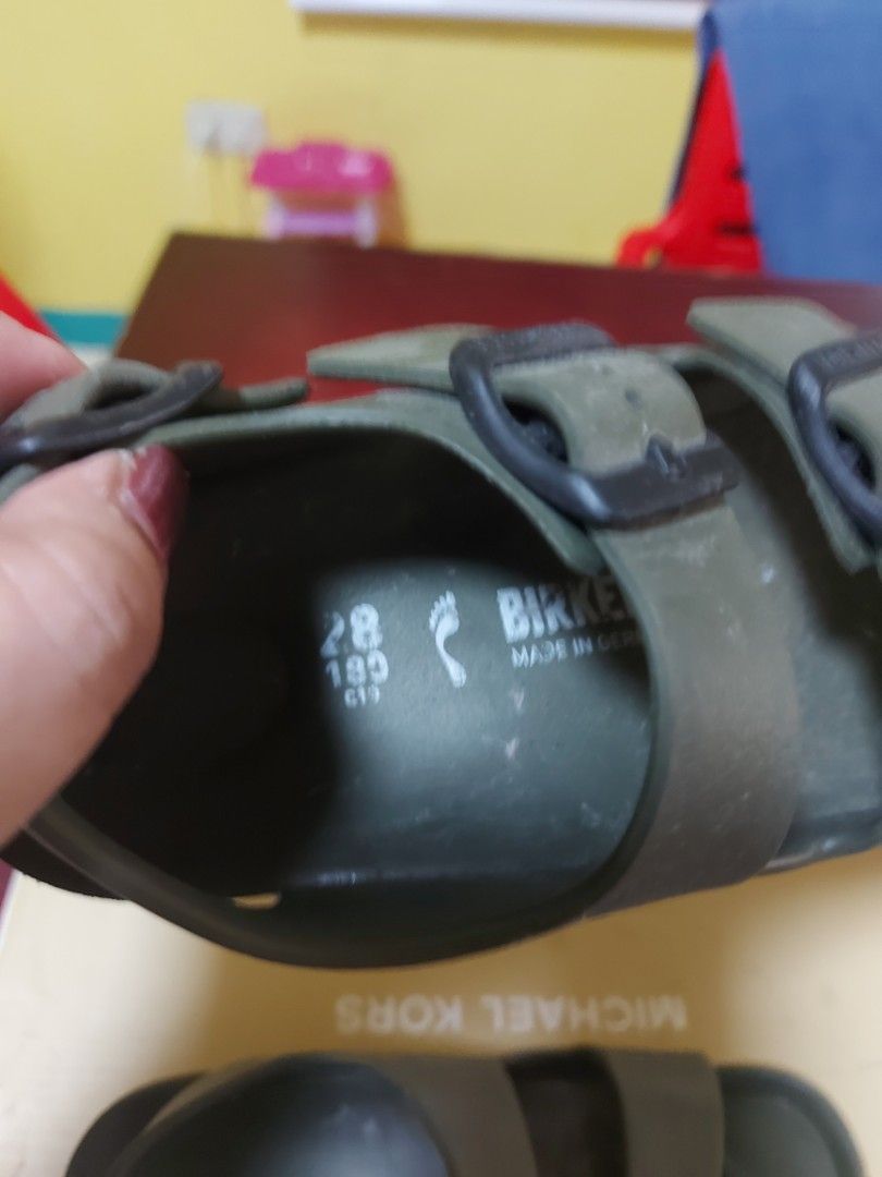 Birkenstock for Kids (Category: Babies & Kids Fashion) located in Calamba. Submitted by mel013 (Listing ID 1324268905, Image 3). Description: Selling my kids birkenstocks size 28 on tag no flaws just some faded ung size sa apakan.