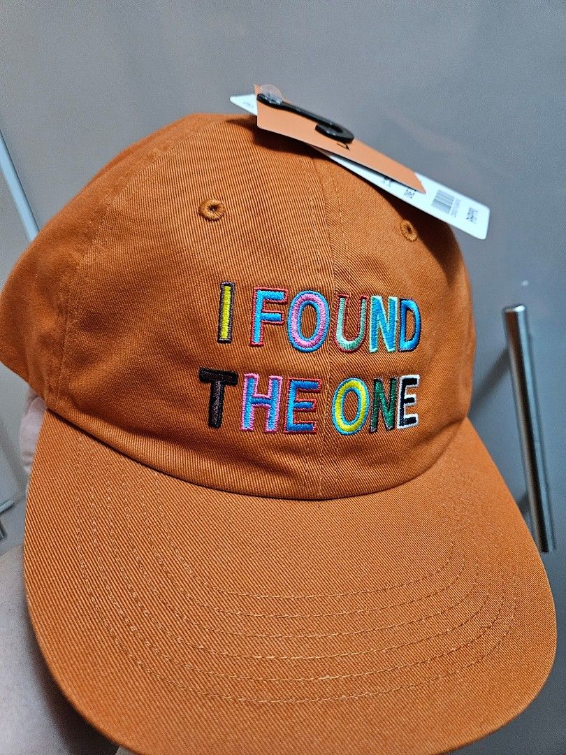 Brand new Uniqlo cap (Category: Caps & Hats) located in Taguig. Submitted by rochev (Listing ID 1324324173, Image 1). Description: Brand new Uniqlo cap. Unisex. You can see the details in the photos..