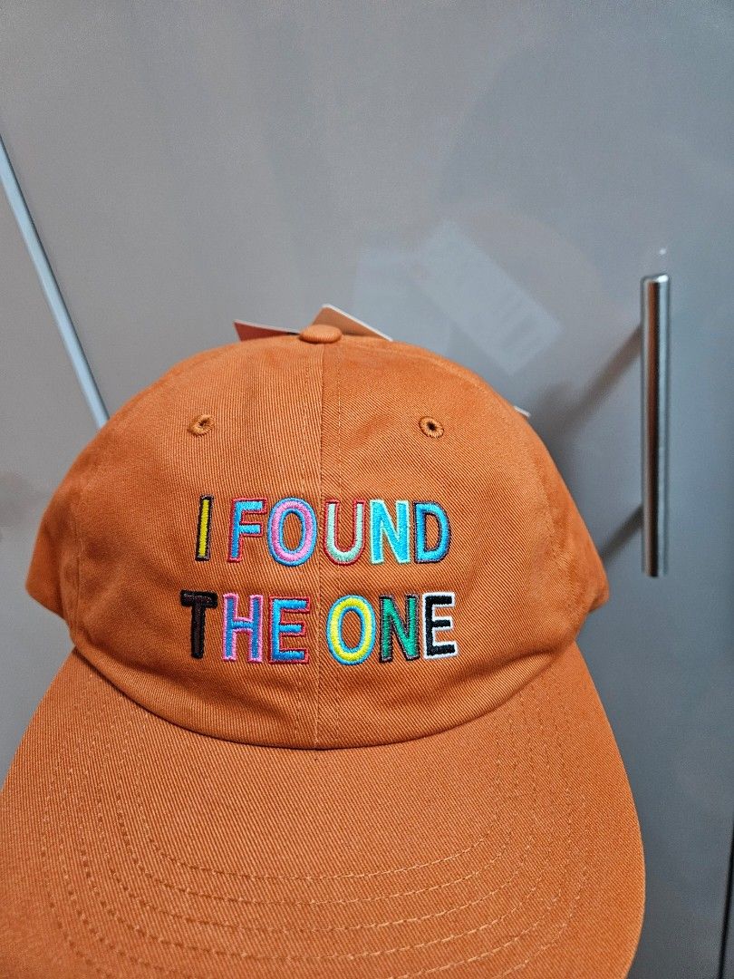 Brand new Uniqlo cap (Category: Caps & Hats) located in Taguig. Submitted by rochev (Listing ID 1324324173, Image 3). Description: Brand new Uniqlo cap. Unisex. You can see the details in the photos..