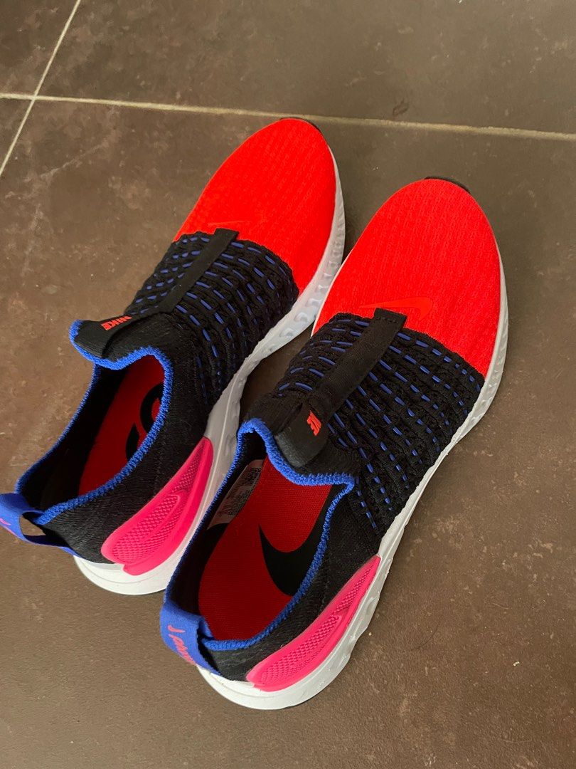 BRAND NEW US8 Nike Phantom Run Flyknit 2 (Category: Sneakers) located in Iloilo. Submitted by leikhus (Listing ID 1324226296, Image 1). Description: [NO BOX] Authentic My grandma bought me the wrong size .