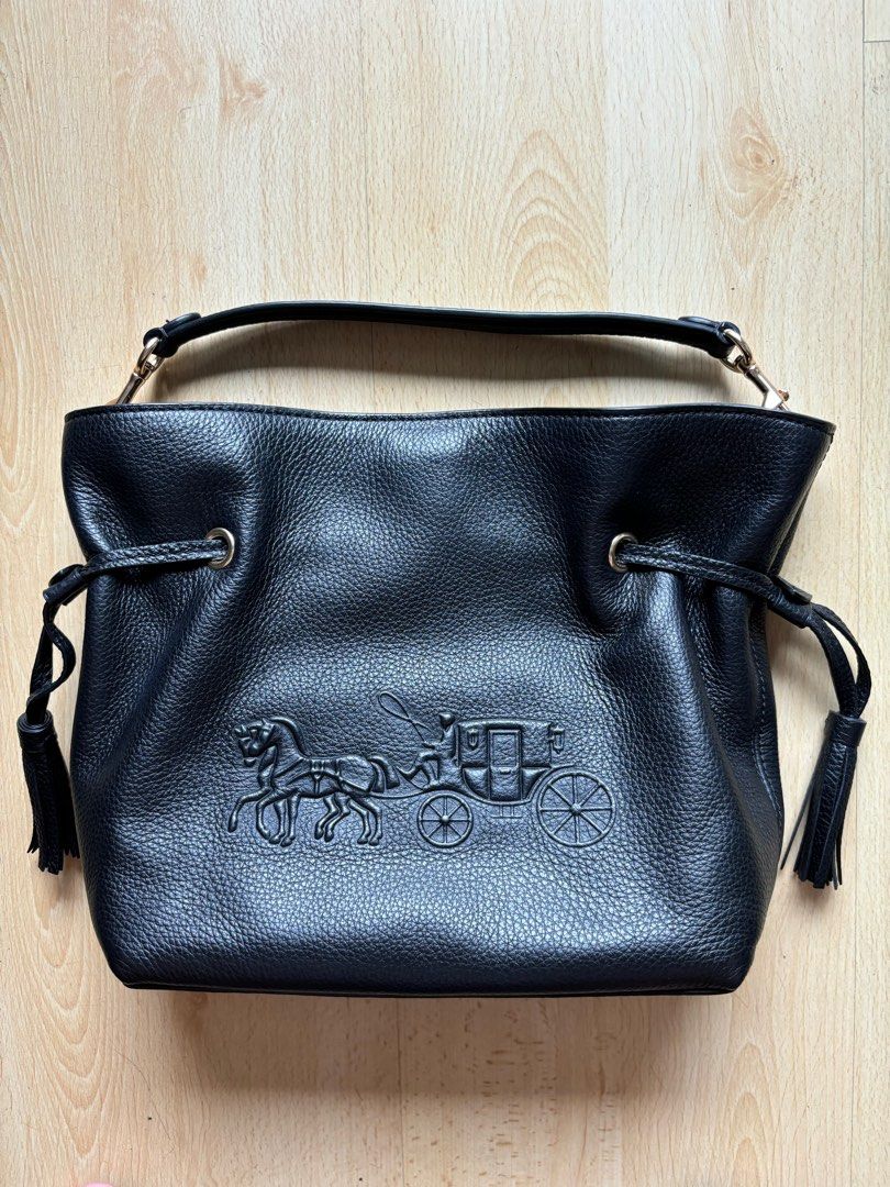 Coach Andy crossbody (Category: Cross-body Bags) located in Makati City. Submitted by adelro (Listing ID 1324270754, Image 3). Description: .