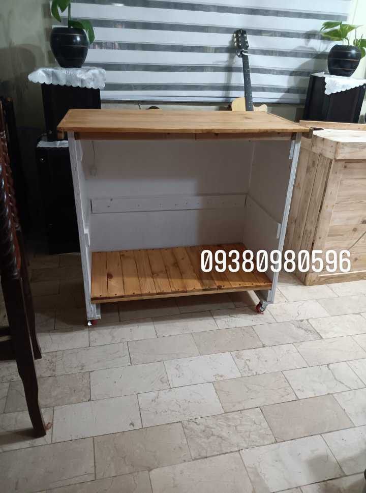 Coffee Mobile Cart onhand ‼️ (Category: Tables & Sets) located in Manila. Submitted by efghiwoodwork (Listing ID 1324334487, Image 3). Description: Do you want to start your own business?New Collapsible Coffee cart,simple and elegant🤎🤍Order Now!! Starting a food cart is an excellent way to get into the food business.For Affordable Customized High Quality carts, you can contact us or Dm💌 Location 🛻North Caloocan 😊 ✅actual foodcart posted ✅Var