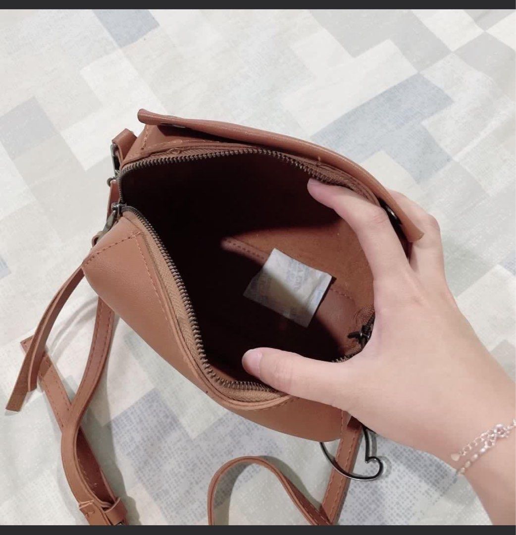 Cr2 handbag latest deals