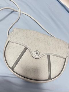（分類：）位於 。 由 bellyleeeee 提交（商品編號 1324221051，圖片 1）。簡介： 。