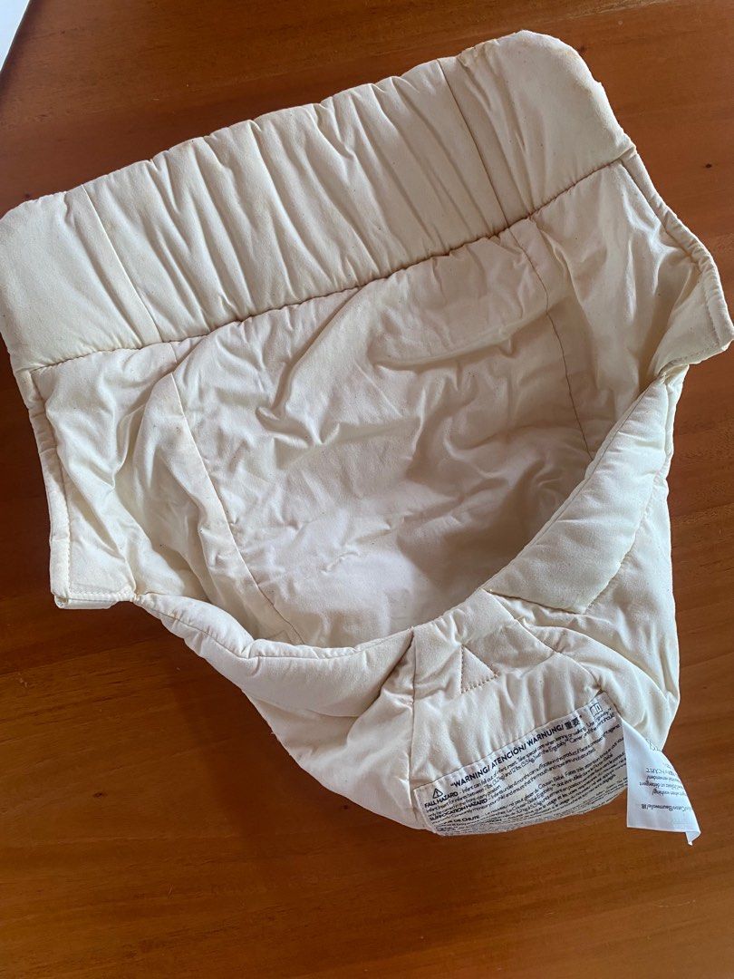 Ergo Carrier Insert (Category: Carriers & Slings) located in Rizal. Submitted by eunbo (Listing ID 1324209351, Image 2). Description: RFS: baby doesnt want carrier.