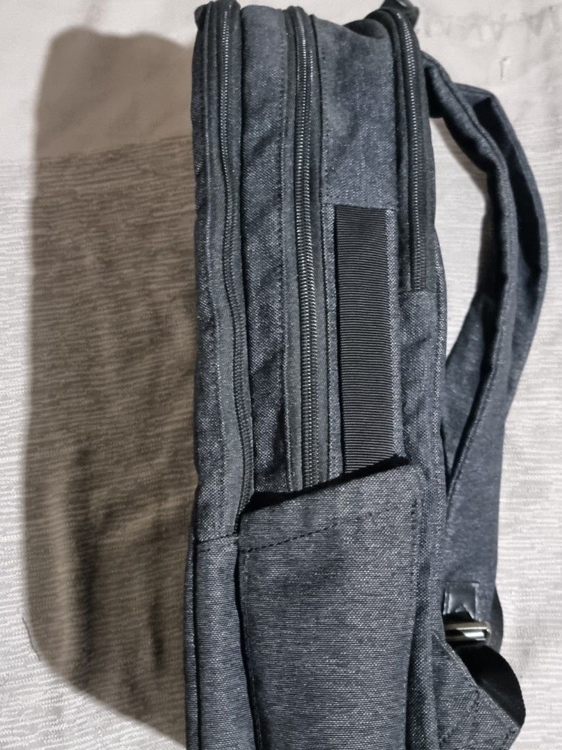 Hedgren Rule Square Backpack 15'6 M Asphalt (Category: Backpacks) located in Quezon City. Submitted by lener05 (Listing ID 1324217860, Image 3). Description: Hedgren Rule Square Backpack 15'6 M Asphalt for office use very well used shipping is handled by buyer meetup any LRT2 Station.