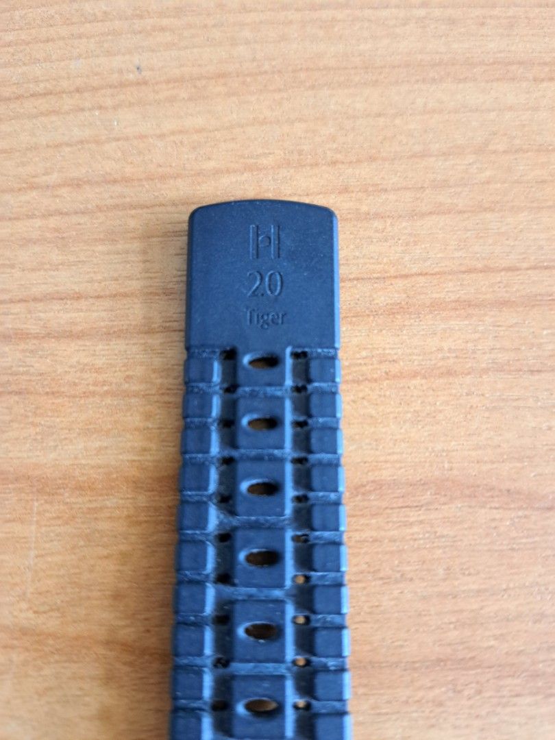 Hirsch Strap (Category: Watches) located in Singapore. Submitted by qp20741 (Listing ID 1324258323, Image 3). Description: Hirsch strap Tiger 20mm.