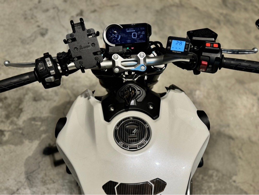 Honda CB1000R 本田旗艦四缸頂規街車🔥🔥🔥（寄賣）, 機車, 重機在旋轉拍賣