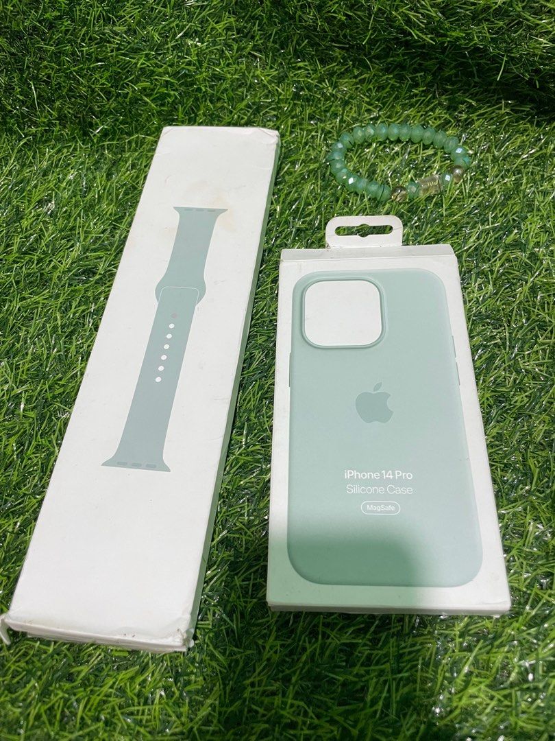 iPhone 14 Pro Magsafe Silicone Case (Category: Cases & Sleeves) located in San Juan City. Submitted by wainefreygadgetshop (Listing ID 1324353450, Image 1). Description: FOR TAKE ALL iPhone 14 Pro Magsafe silicon case original price -🅿️3,390.00 Apple watch strap 41mm original price -🅿️2,890.00 dipo nagamit medjo luma lng box kasi naka tago lang ikaw mismo unang gagamit 😊.