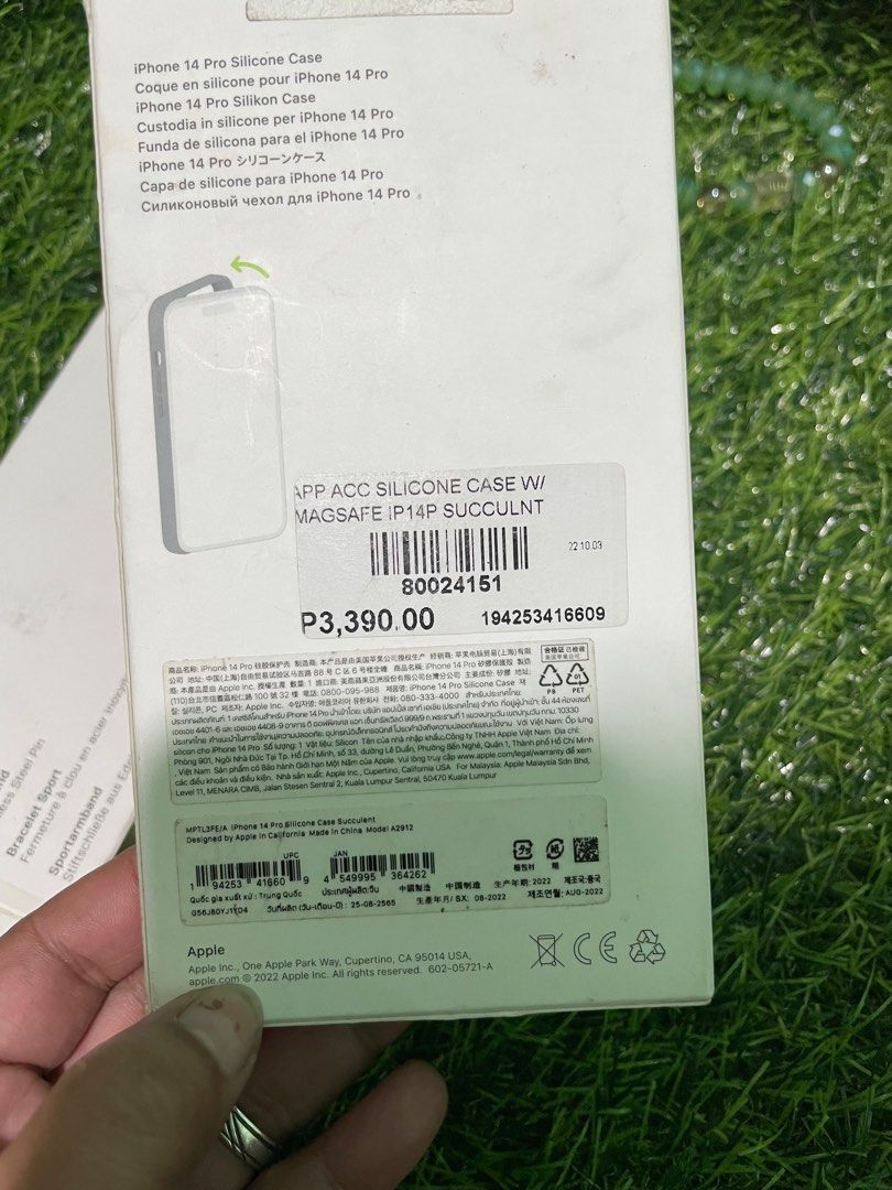 iPhone 14 Pro Magsafe Silicone Case (Category: Cases & Sleeves) located in San Juan City. Submitted by wainefreygadgetshop (Listing ID 1324353450, Image 2). Description: FOR TAKE ALL iPhone 14 Pro Magsafe silicon case original price -🅿️3,390.00 Apple watch strap 41mm original price -🅿️2,890.00 dipo nagamit medjo luma lng box kasi naka tago lang ikaw mismo unang gagamit 😊.