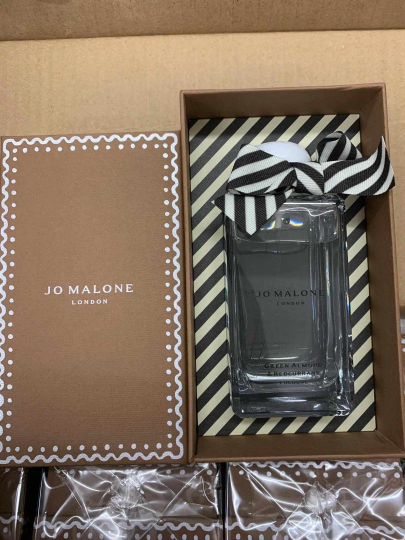 Jo Malone Green Almond and Redcurrant (Category: Fragrance & Deodorants) located in Pasay City. Submitted by jscents4u (Listing ID 1324366033, Image 1). Description: ✅ALL ITEMS ARE AVAILABLE UNLESS MARKED AS "SOLD OUT" LIKE & FOLLOW FOR UPDATES! 👍🔔 ✅All items are 100% new.