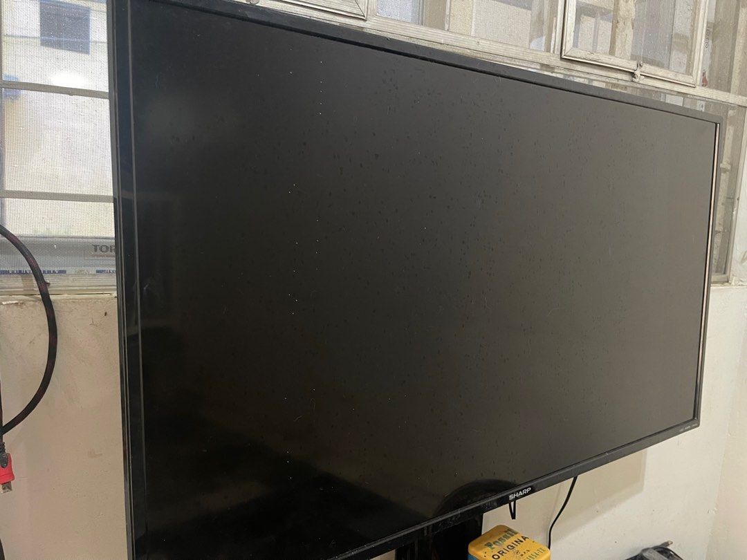LED TV (not smart) 40 inches good working condition (Category: TV) located in Manila. Submitted by rsl_27 (Listing ID 1324336522, Image 1). Description: .