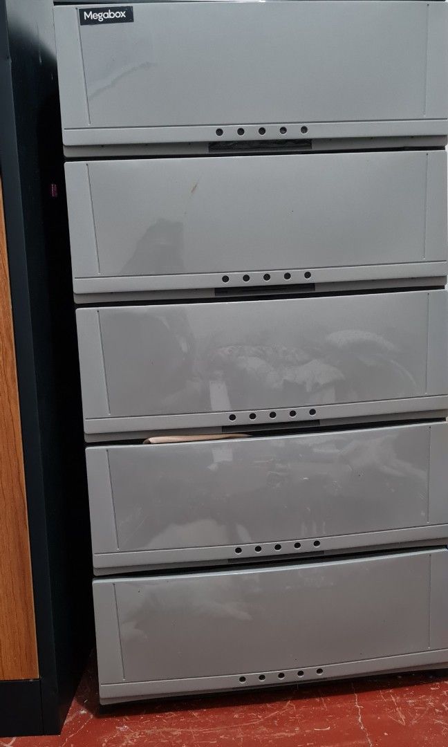 Megabox 5 Layer Cabinet (Category: Shelves, Cabinets & Racks) located in Quezon City. Submitted by GlamourD (Listing ID 1324324213, Image 2). Description: Nego sa sure buyer.