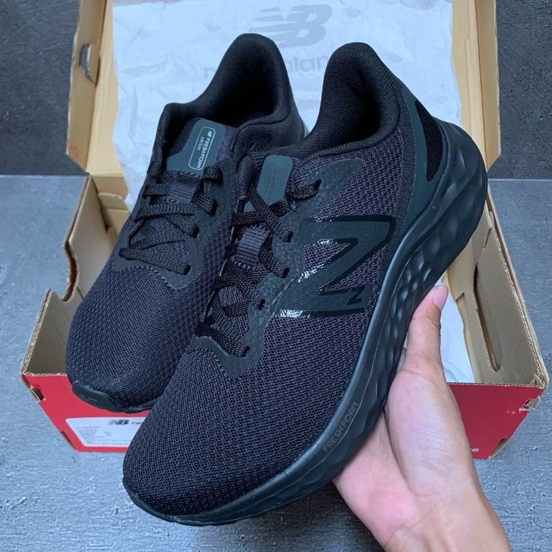 Sepatu running new balance original store