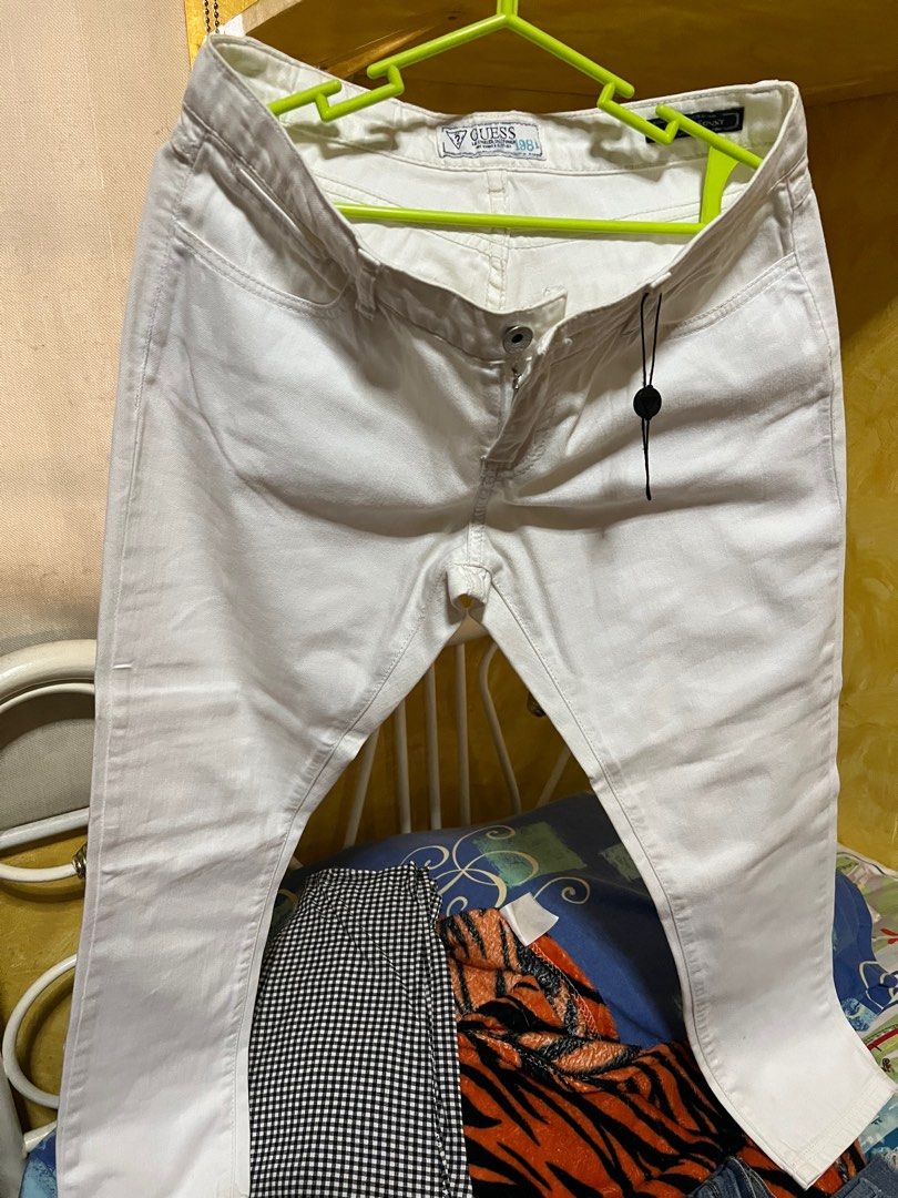 Original Preloved Guess pants (Category: Jeans) located in Quezon City. Submitted by cprmob (Listing ID 1324203231, Image 2). Description: Rfs: not my aize anymore.