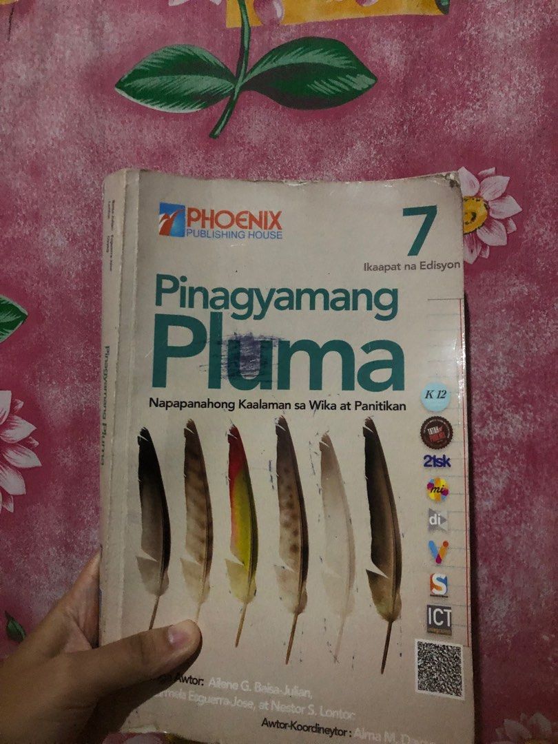 Pinagyamang Pluma 7 (Category: Storybooks) located in Dagupan City. Submitted by declutterfairie (Listing ID 1324326429, Image 1). Description: -May damage at sulat lang yung cover as seen on the photo -In terms of content, yung iba may highlights pero barely noticeable.