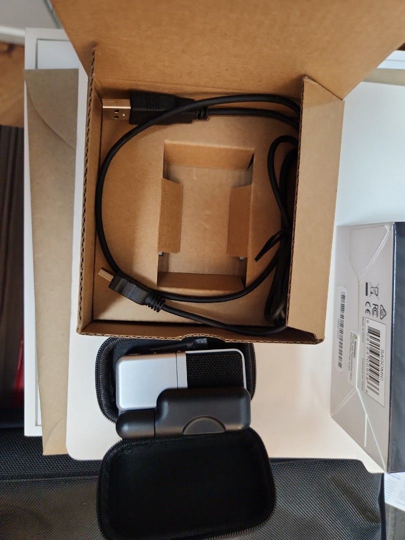Portble mic (Category: Microphones) located in Mandaluyong City. Submitted by jamon1 (Listing ID 1324226914, Image 3). Description: bought thru Amazon used about 10x pick up care of buyer gcash or bpi.