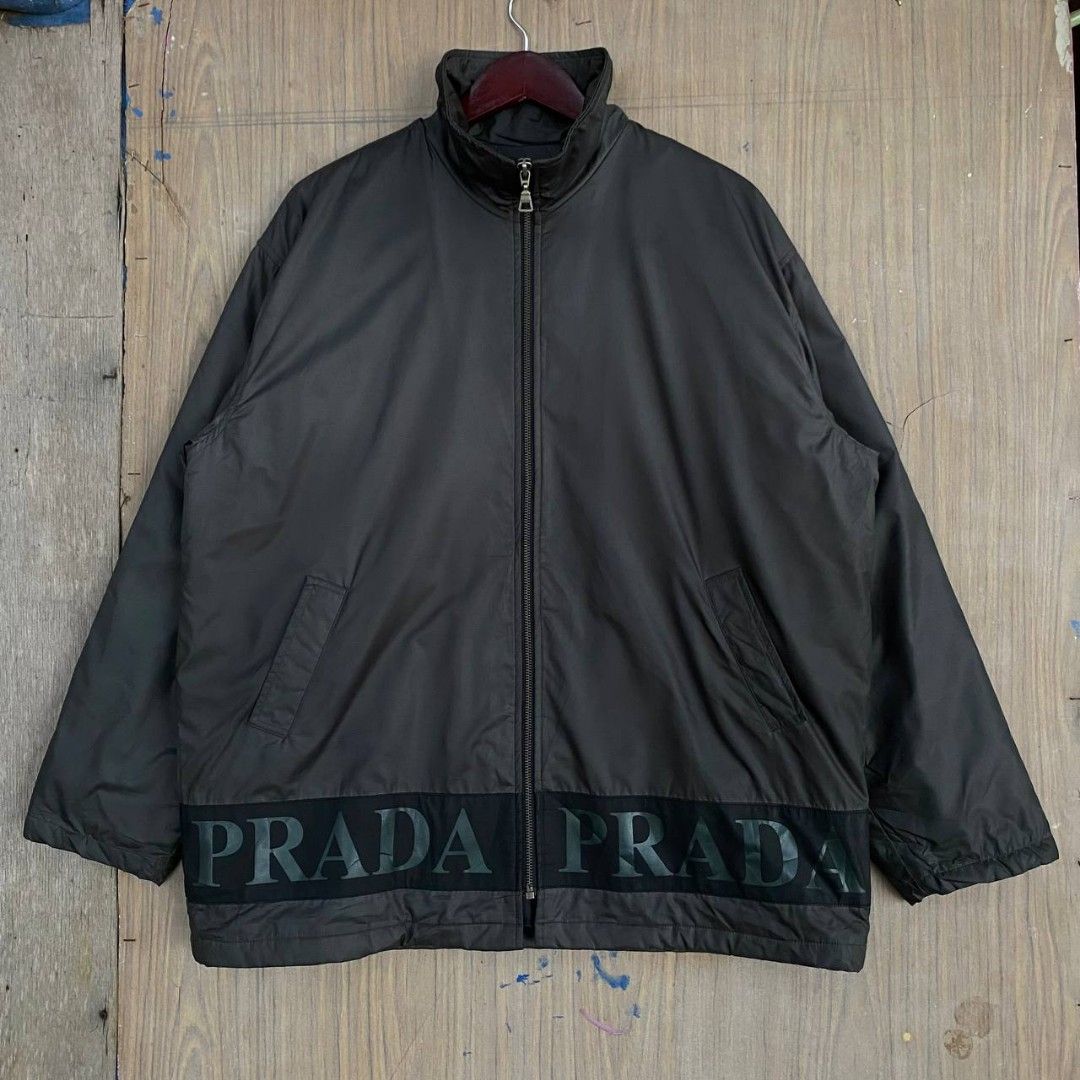 Prada jacket (Category: Hoodies) located in Kuala Lumpur. Submitted by nerdddddddddd (Listing ID 1324320207, Image 1). Description: Pit 26 Labuh 30.5.