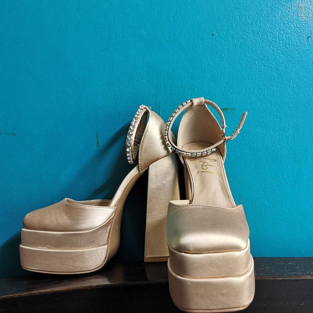 Preloved SoFab High Heels Women s Fashion Footwear Heels on Carousell