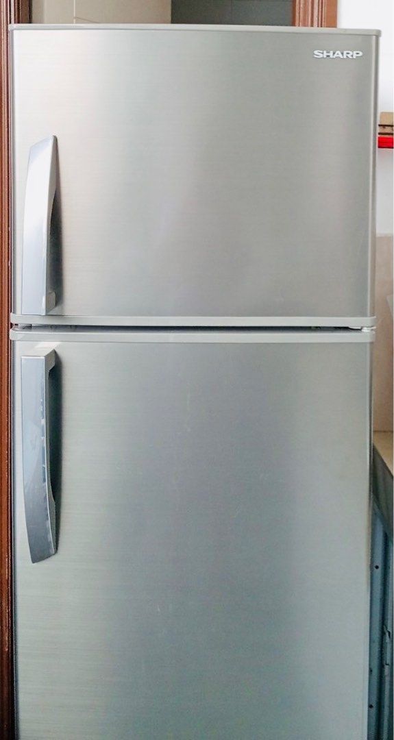 Ref FOR SALE. 11 cubic feet (Category: Refrigerators and Freezers) located in Makati City. Submitted by ted05 (Listing ID 1324293240, Image 3). Description: RUSH SALE, 11 cubic ft SHARP BRAND REF. Well maintained. For pick up anytime. NEGOTIABLE, if you're really a serious buyer. Call me anytime 09178660046 .