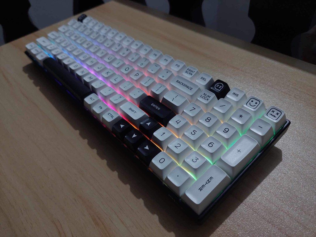 RK100 Modded (Category: Computer Keyboard) located in Las Pinas. Submitted by trueflower_125fe9 (Listing ID 1324213178, Image 3). Description: RFS: Decluttering Details: RK100 (Modded) Switches: Wuque Studio Morandi Linears (Lubed) Stabilizers: TX AP Stabilizers (Lubed) Keycaps: Black and White Double Shot SA Profile Keycaps Other Details: - Tape modded - PE Foam.